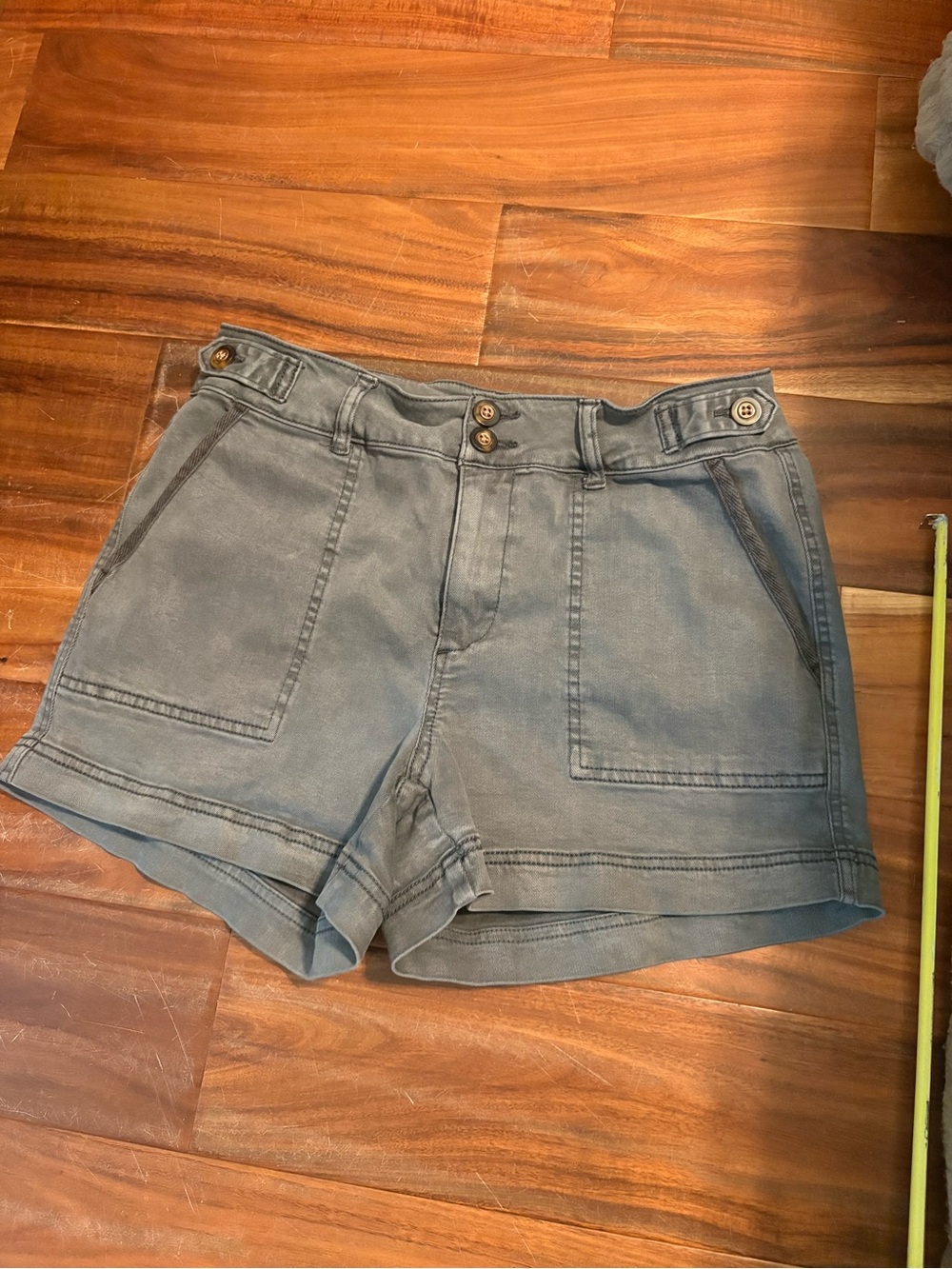 BKE Women’s Gray Utility Shorts Size 27 High Rise Stretch Denim (1476)